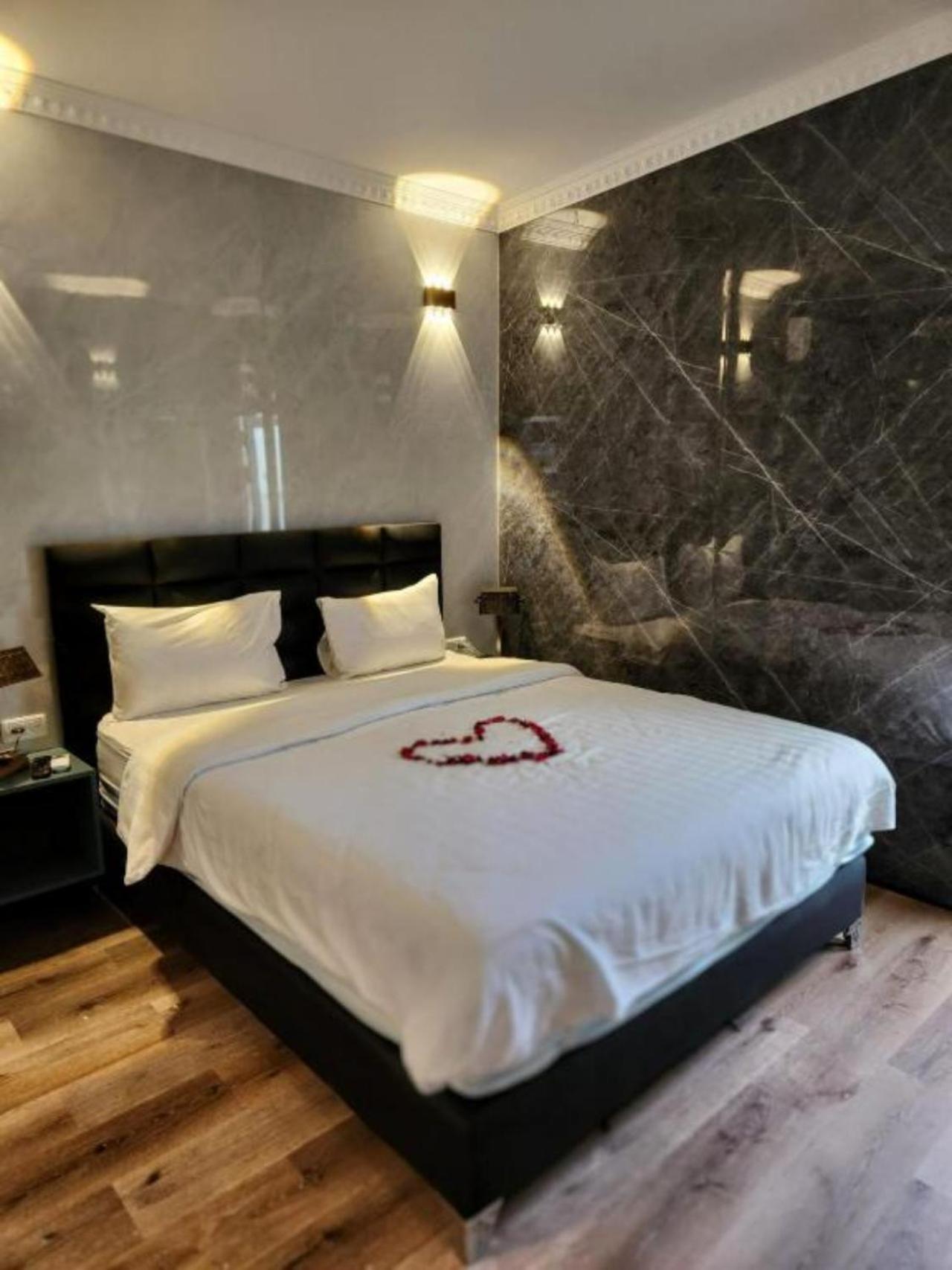 Dream Beach 98 Hotel And Spa Tel-Aviv Kültér fotó