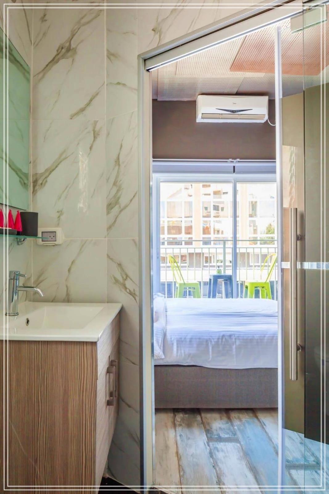 Dream Beach 98 Hotel And Spa Tel-Aviv Kültér fotó